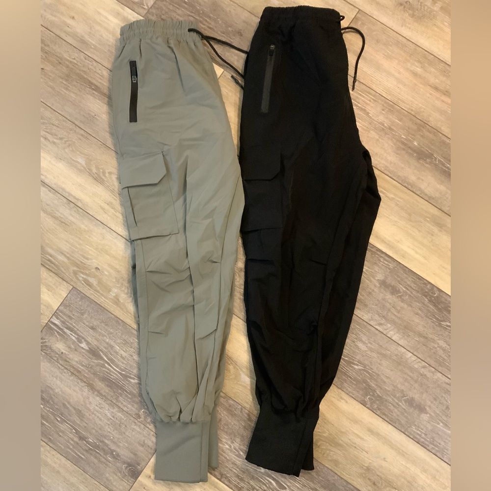 Set of two men’s cargo sweatpants. Size XL